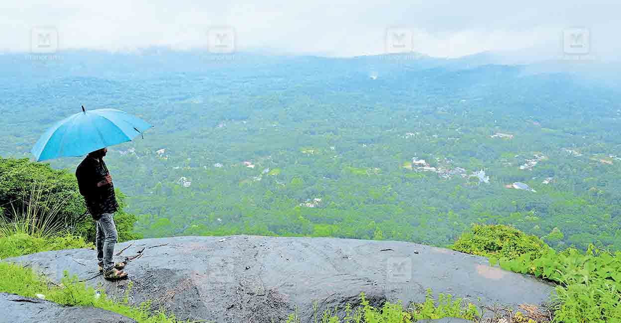 kottayam-thalamuttankallu-view-point.jpg