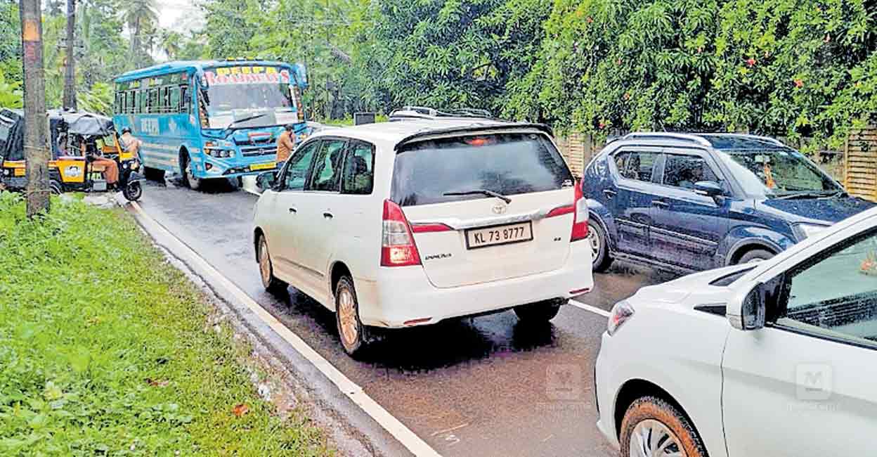 kottiyoor-traffic-congestion.jpg