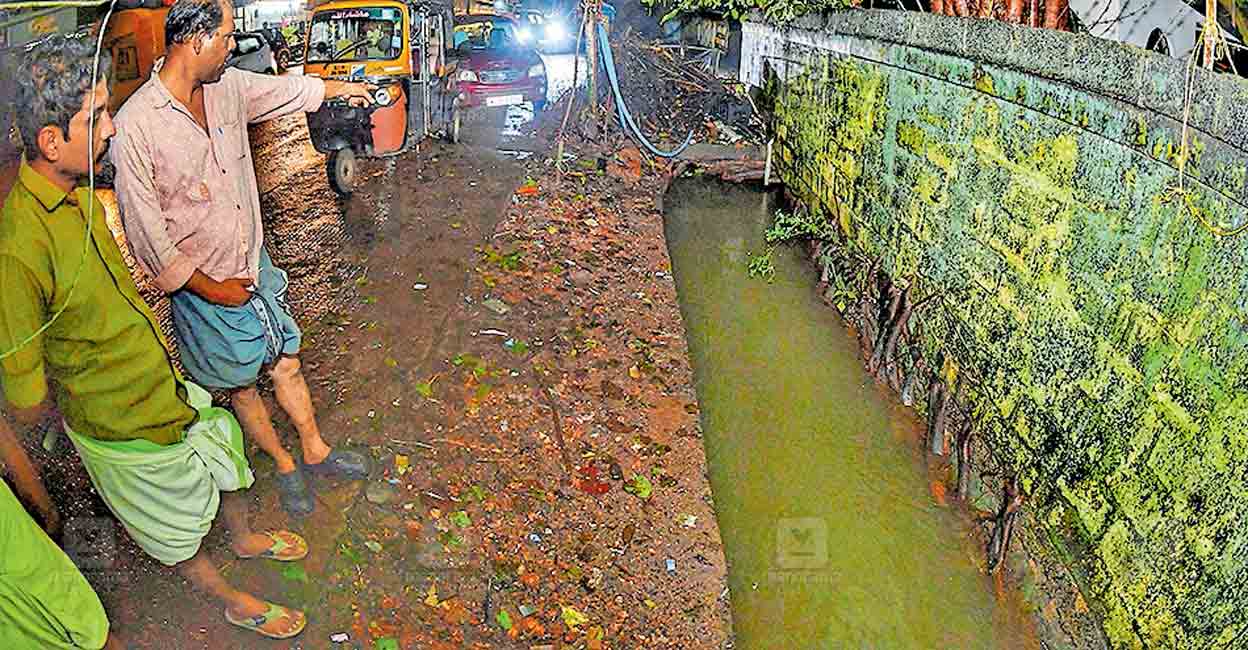 kozhikode-drainage-issue.jpg