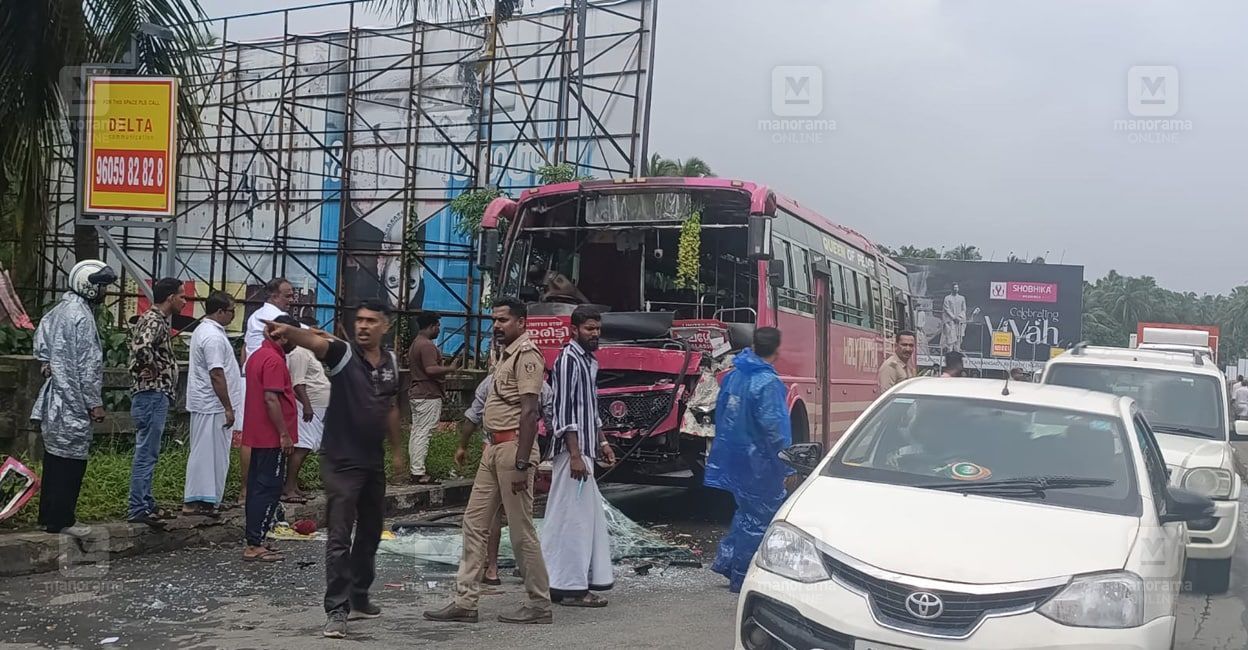 kozhikode-kannur-bus-accident.jpg