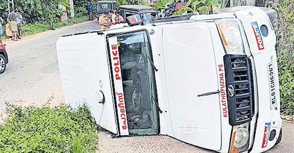 ksrtc-police-jeep-accident.jpg