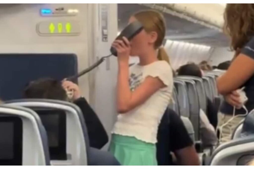 little-girl-singing-a-song-after-flight-late_1200x800xt.jpg