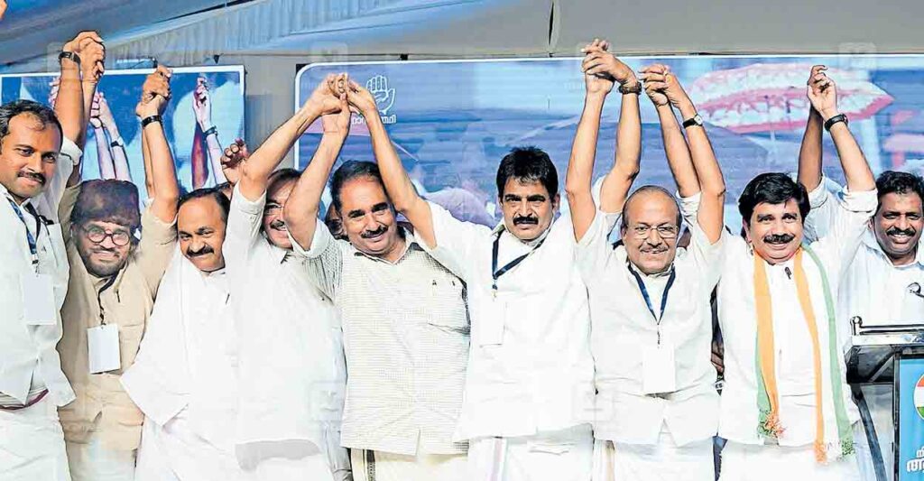 malappuram-udf-leadres-in-stage.jpg