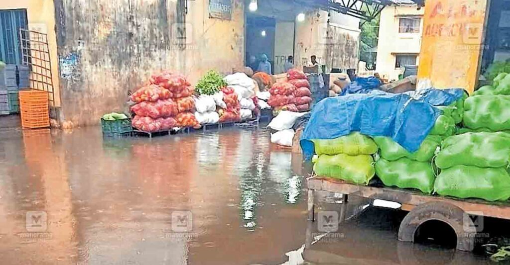 marad-market-water-logging.jpg