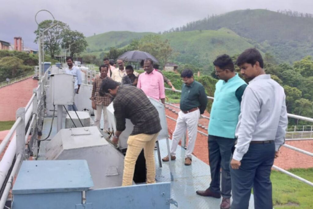 mullaperiyar-dam-inspection-by-sub-committee_1200x800xt.jpg