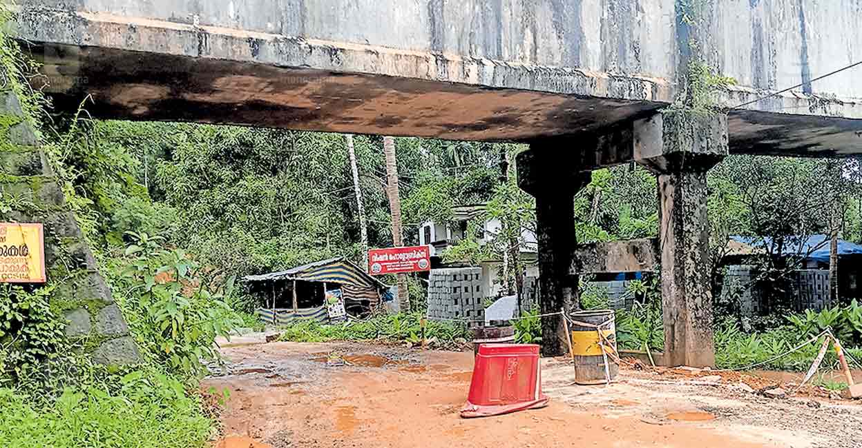 peruvannamozhi-road-damage-.jpg