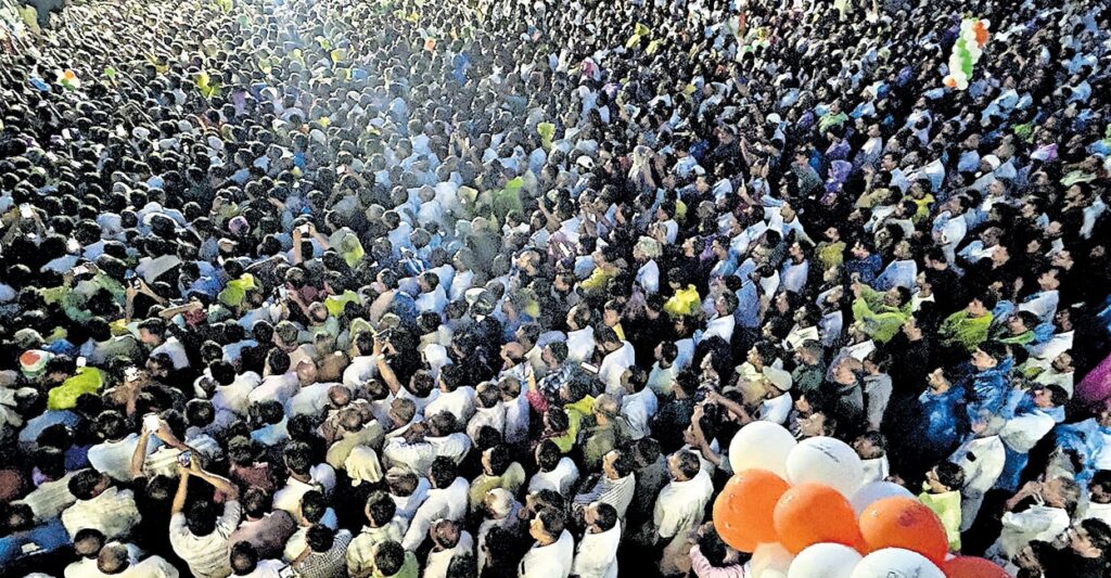 priyanka-road-show-house-full.jpg