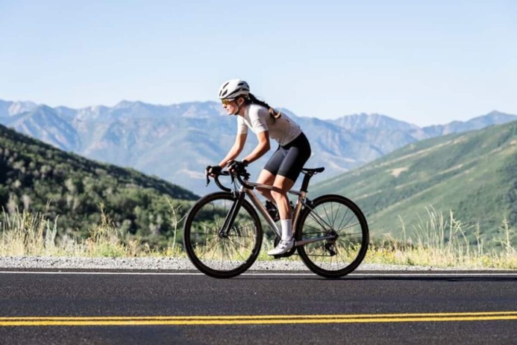 professional-cyclist-women-23-2149703293_1200x800xt.jpg