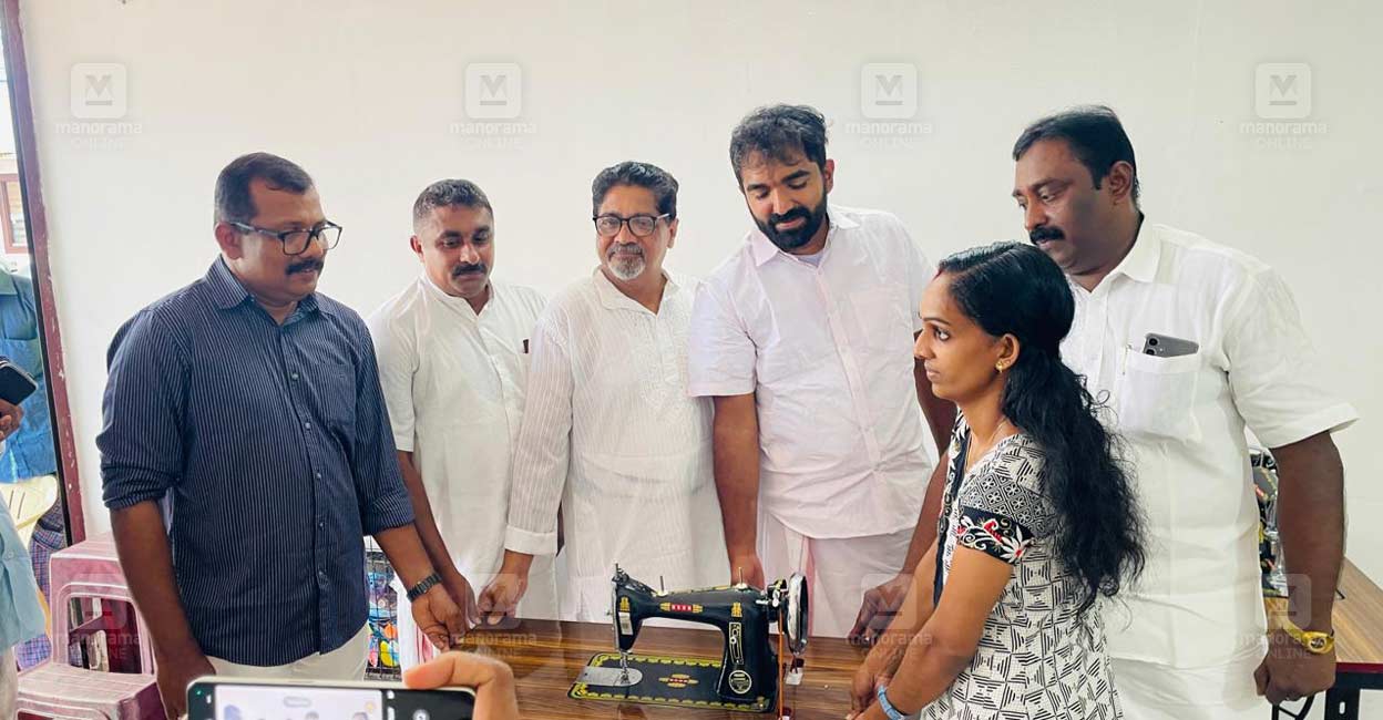 puthuppally-rotary-club-tailoring-training.jpg