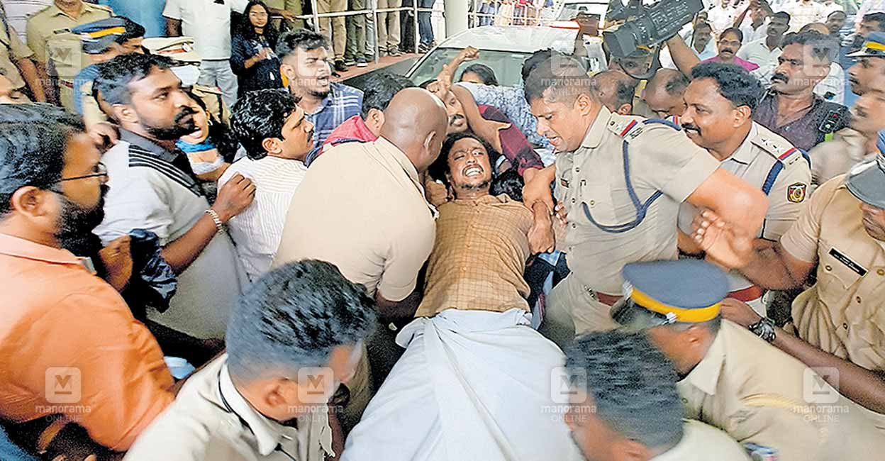 railway-station-protest.jpg