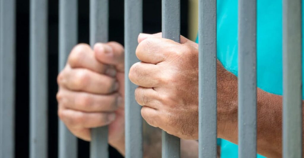 six-police-officers-including-the-station-chief-get-3-year-jail-kuwait.jpg