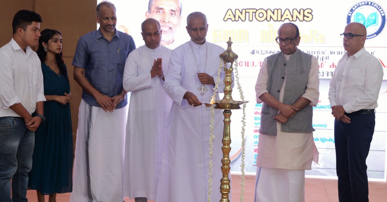 st-antonys-colge.jpg