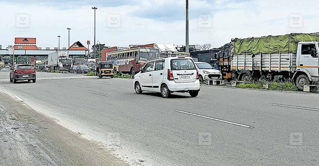 thrissur-ambalur-toll-plaza-block.jpg