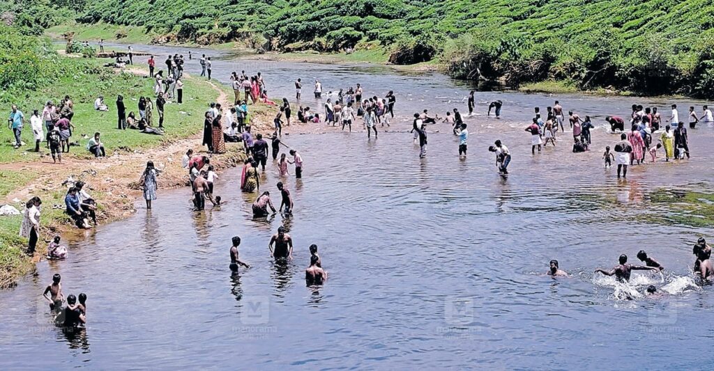 valparai-koozhankal-river-1.jpg
