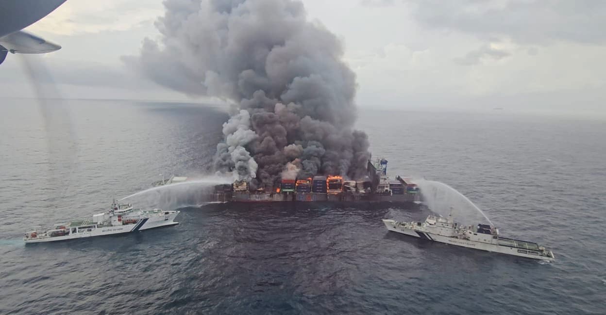 wan-hai-503-cargo-ship-fire-100601.jpg