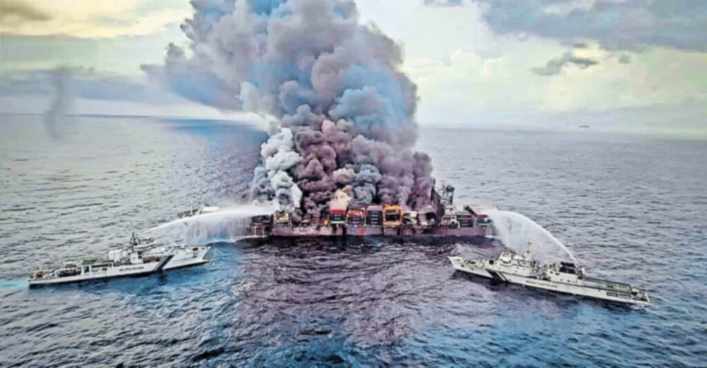 wan-hai-ship-fire-rescue-operation.jpg