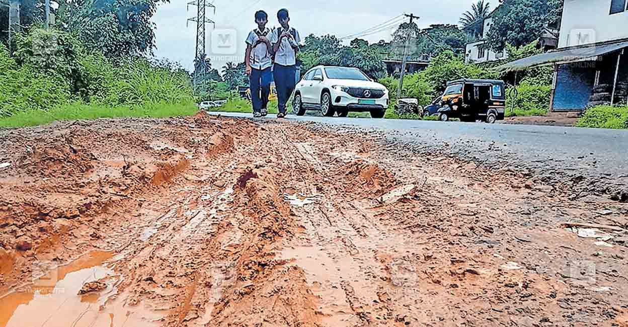 wayanad-kalpetta-road-muds.jpg