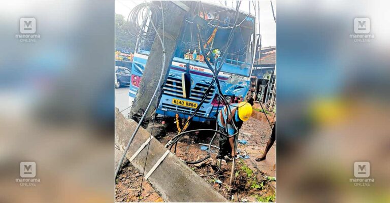 1752966115_bus-accident.jpg