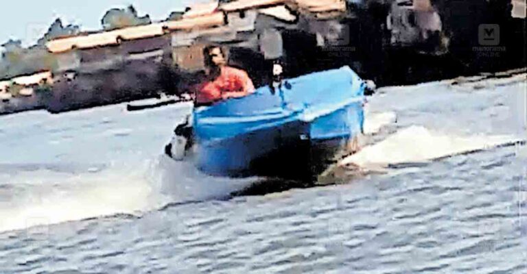 1753879404_alappuzha-boat.jpg
