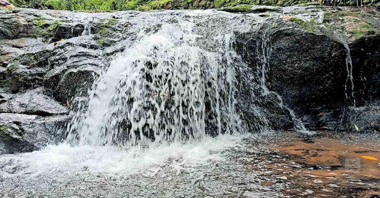 Anchanil-Waterfall.jpg