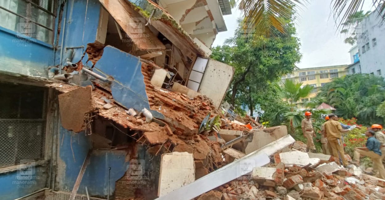 Kottayam-medical-college-building-collapsed-4.jpg