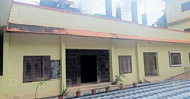 adoor-govt-boys-school-unsafe.jpg