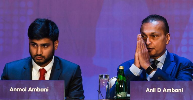 anil-ambani-anmol-2.jpg