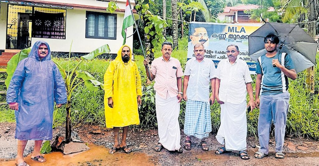 edappal-road-damage-protests.jpg