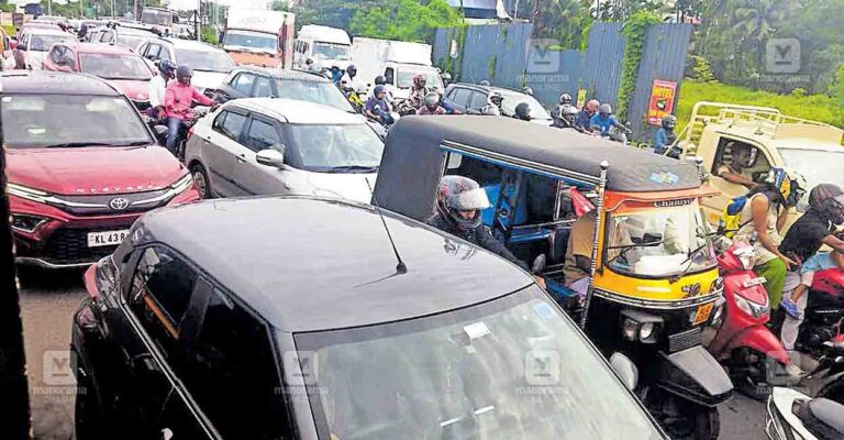 go-sree-bridge-traffic-block.jpg