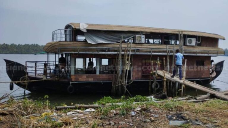 house-boat_1280x720xt.jpg