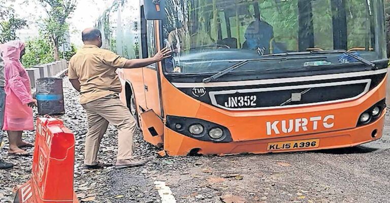 idukki-cheruthoni-ksrtc-low-floor.jpg
