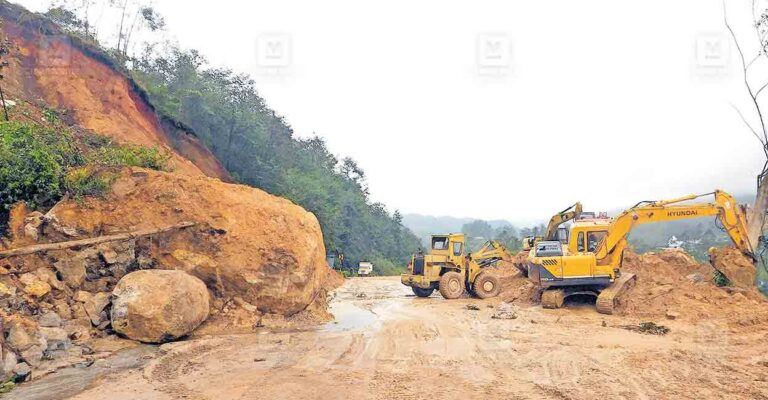 idukki-landslide-kochi-dhanushkodi-national-highway.jpg