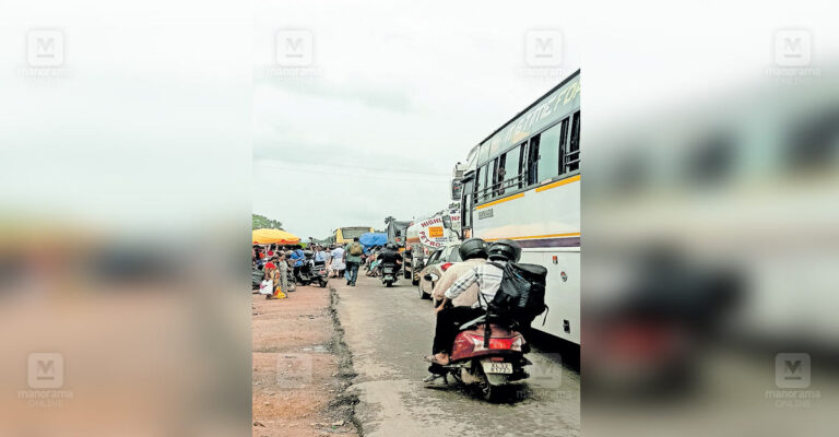 kalavoor-pilgrimage-traffic.jpg
