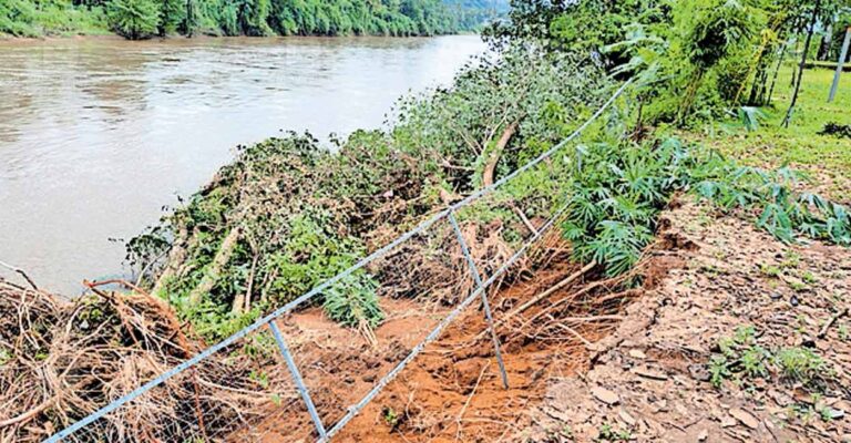 kannur-iritty-river-bank-issue.jpg