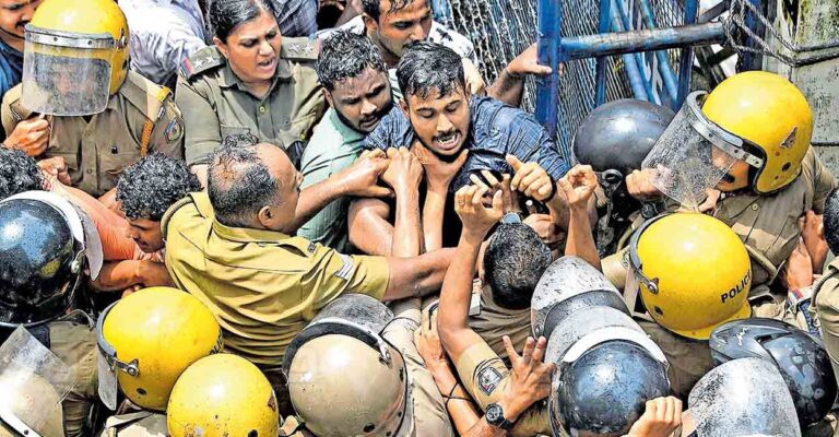 kannur-sfi-clash.jpg