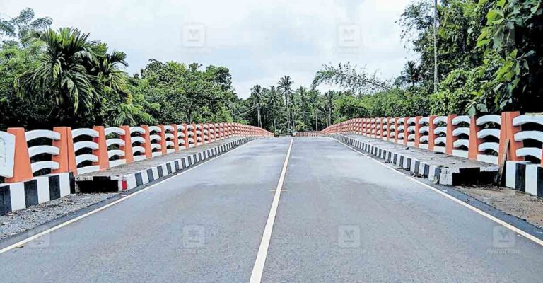 kannur-vattoli-bridge.jpg