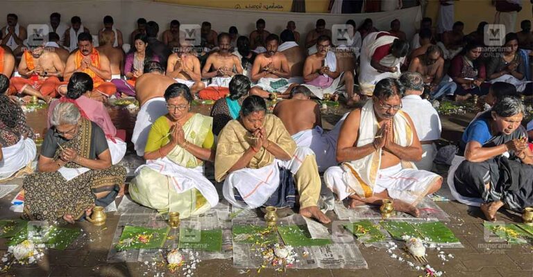karkidaka-vavu-bali-thiruvallam-2.jpg