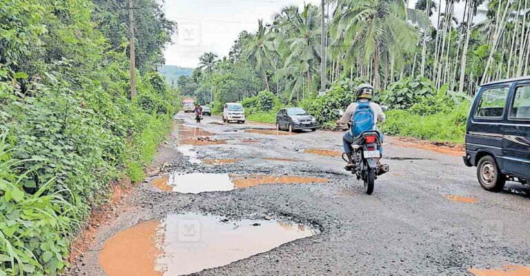 kasargod-pallathadukka-road-gutter.jpg