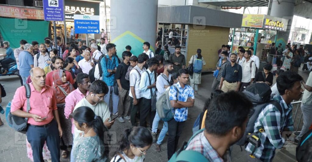 kochi-metro-bus-strike.jpg