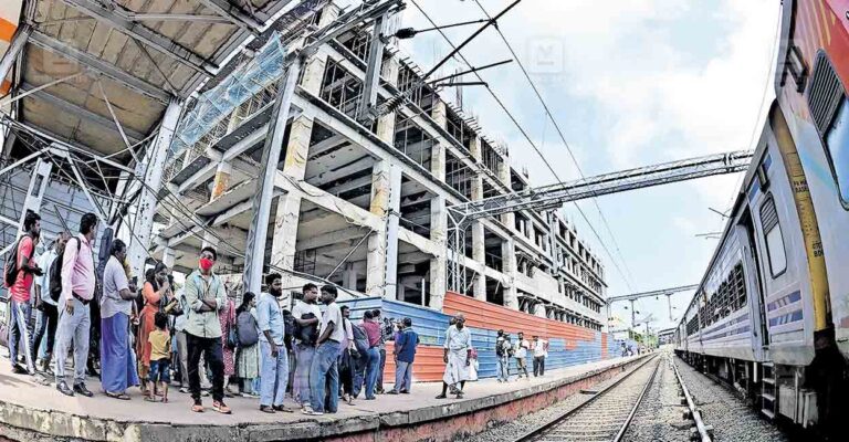 kollam-railway-accident2.jpg