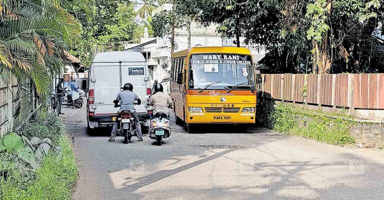 kottayam-changanassery-kaviyooor-road.jpg