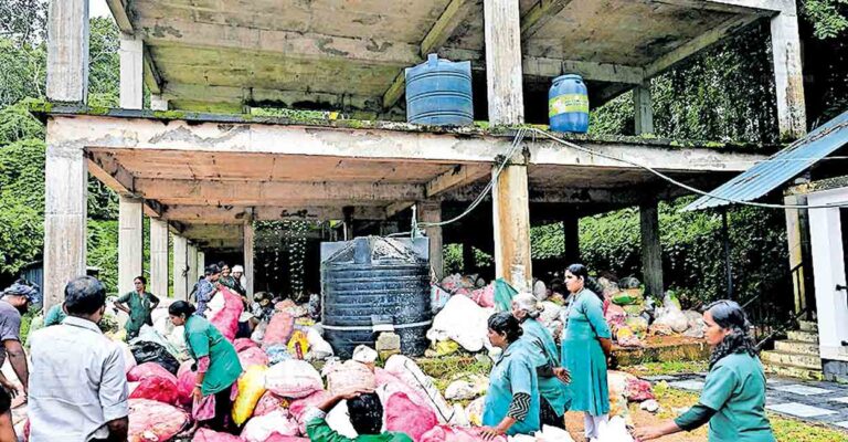 kottayam-harithakarmasena-cleaning.jpg