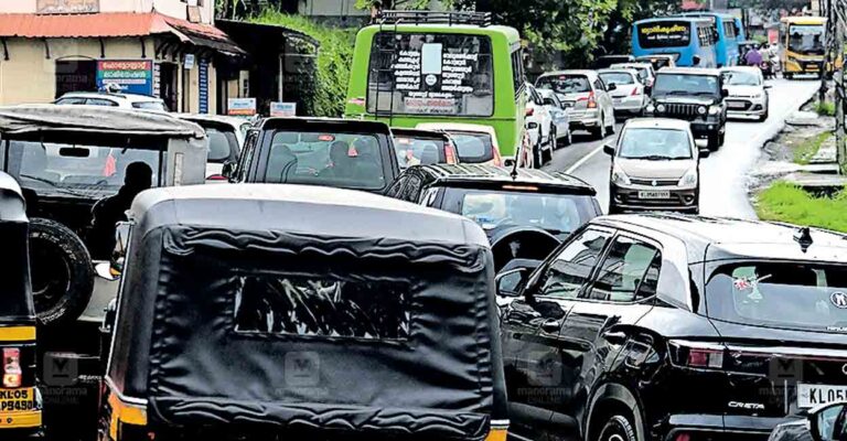 kottayam-kanjikuzhi-trafic-block.jpg