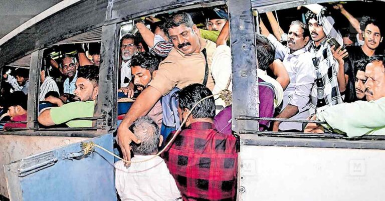 kozhikode-private-bus-crowed.jpg
