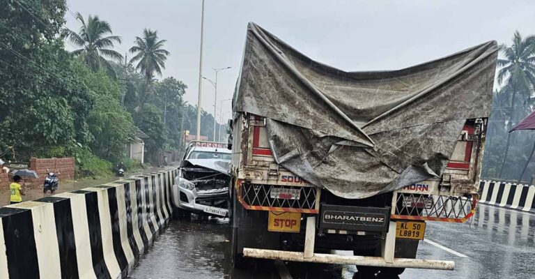 lorry-accident.jpg