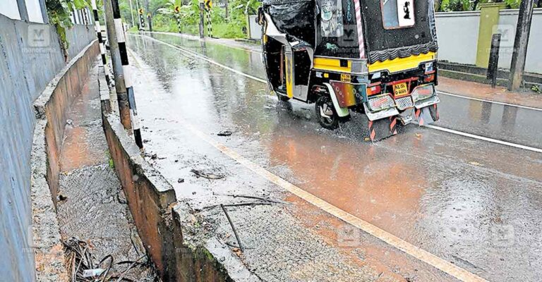 manakkayi-road.jpg