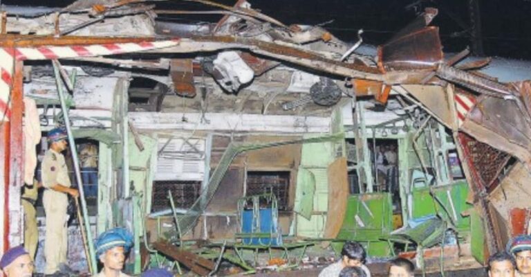 mumbai-local-train.jpg