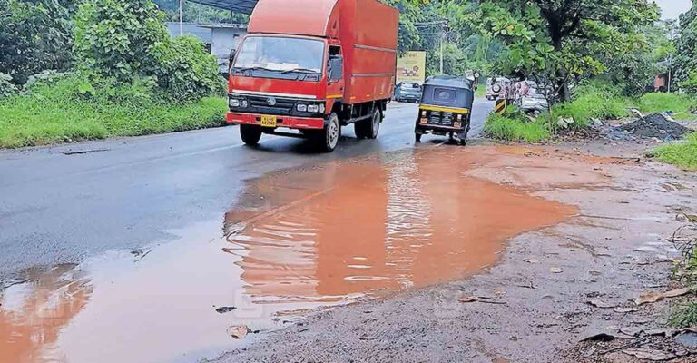 palakkad-chalissery-road-water.jpg