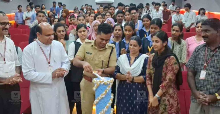 police-chief-humanism-aruvithura.jpg