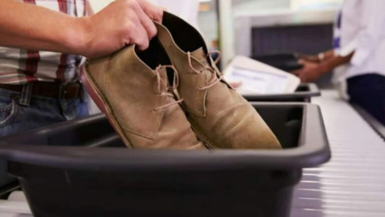 removing-shoes-in-airport-1752036753324_1280x720xt.jpg
